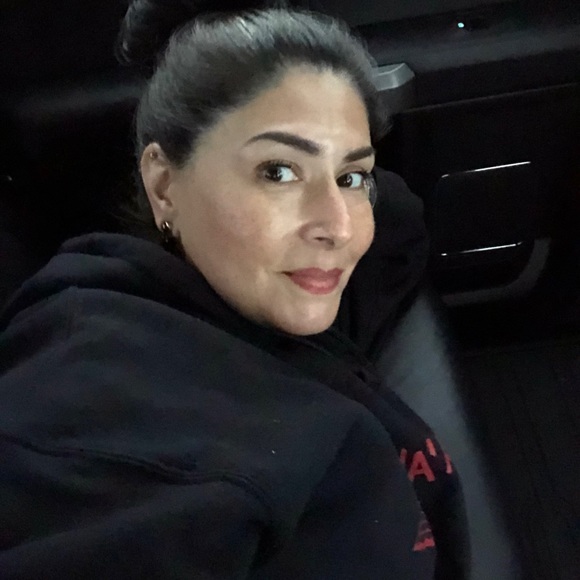 Meet your Posher, Raquel - Picture 2 of 3